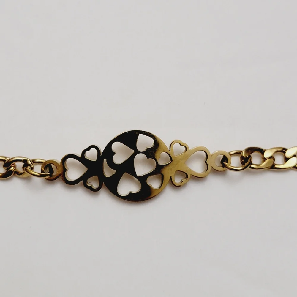 GOLD OVER STAINLESS STEEL Chain link with center hearts details